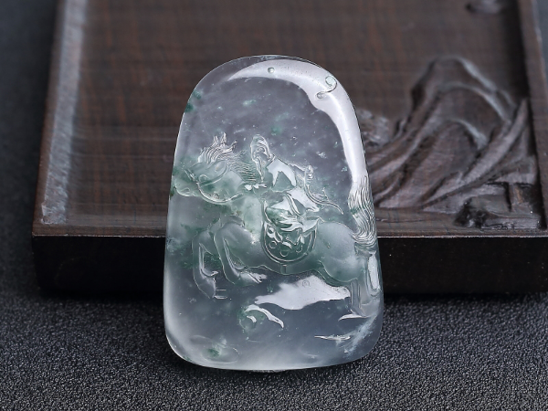 一篇读懂冰种、玻璃种翡翠 玉器中的璀璨瑰宝